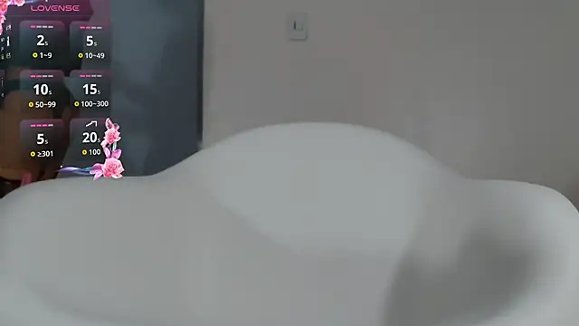 Little Leksa online show from February 18, 2026, 1:40 pm