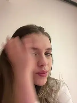 Snapshot of MARiana2619 chatting on January 17, 2026, 4:39 am MARiana2619 online show from January 17, 2026, 4:39 am