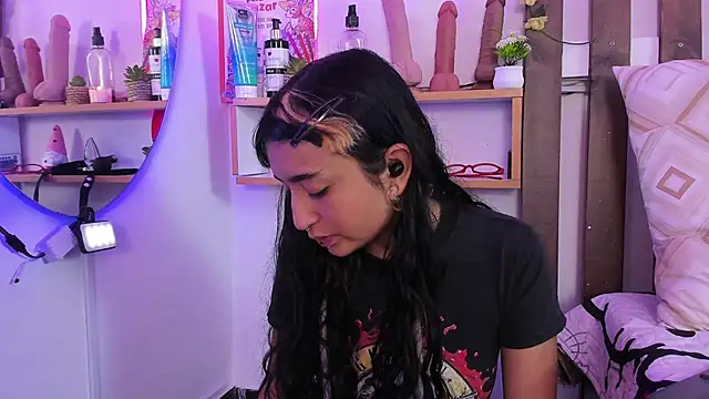 Snapshot of MeowMota_ chatting on April 16, 2026, 6:30 pm MeowMota online show from April 16, 2026, 6:30 pm