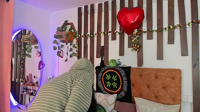 Snapshot of MeowMota_ chatting on May 12, 2026, 6:05 pm MeowMota online show from May 12, 2026, 6:05 pm