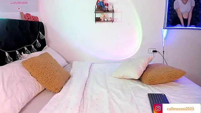 Snapshot of zoe_siren chatting on February 12, 2026, 12:27 am zoe siren online show from February 12, 2026, 12:27 am