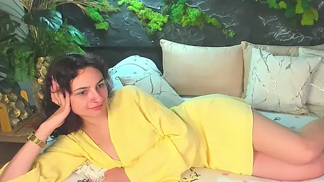 Snapshot of RIANA_SI chatting on May 19, 2026, 10:38 pm RIANA SI online show from May 19, 2026, 10:38 pm
