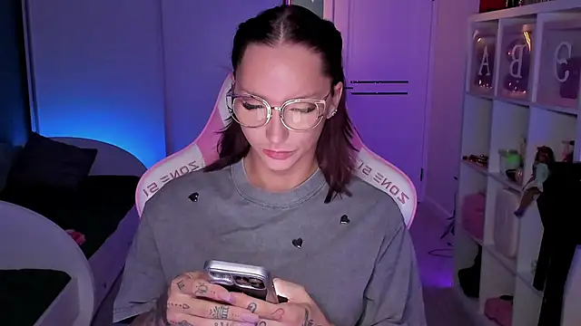 SibylVex online show from February 6, 2026, 3:48 pm