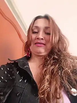 Snapshot of Alejandra_N chatting on July 9, 2026, 4:55 pm Alejandra N online show from July 9, 2026, 4:55 pm