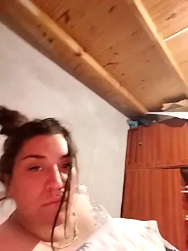 denise2028 online show from February 18, 2026, 11:33 pm