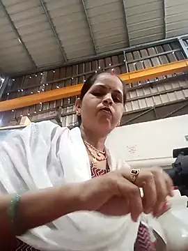 Snapshot of Hasmi_hot09 chatting on April 6, 2026, 7:42 am Hasmi hot09 online show from April 6, 2026, 7:42 am