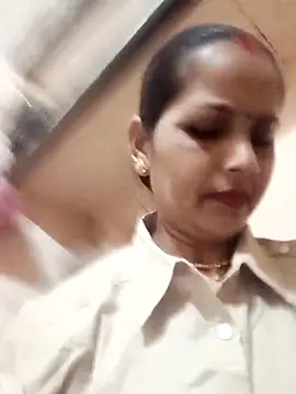 Snapshot of Hasmi_hot09 chatting on April 10, 2026, 4:23 pm Hasmi hot09 online show from April 10, 2026, 4:23 pm