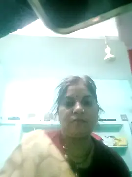 Rashmi2563 online show from May 3, 2026, 8:04 pm