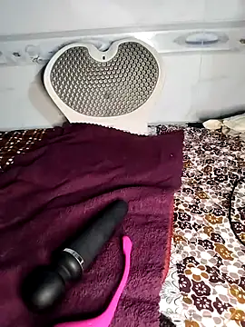 Snapshot of Zu_naa chatting on May 6, 2026, 12:41 am Zu naa online show from May 6, 2026, 12:41 am