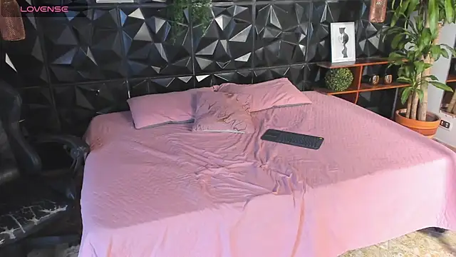 Snapshot of elliot_colton chatting on February 6, 2026, 9:07 pm elliot colton online show from February 6, 2026, 9:07 pm