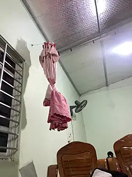 -Violet-t online show from February 19, 2026, 2:24 pm