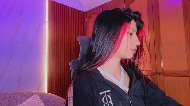 dulcetorresvg online show from April 17, 2026, 3:09 am