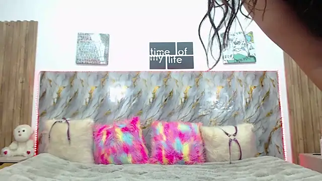 rossyvalbuena online show from March 24, 2026, 2:22 pm