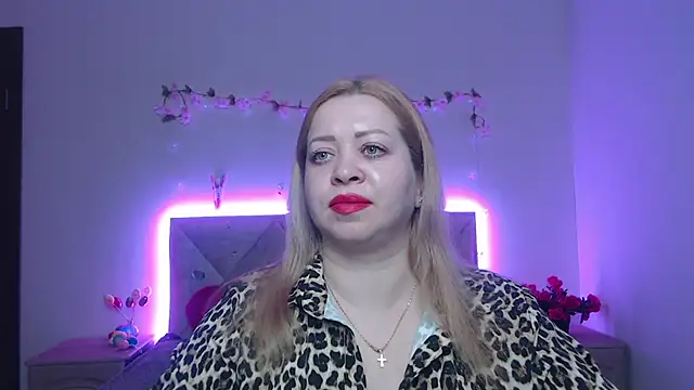 OliviaVerr online show from April 10, 2026, 12:21 pm