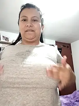 Snapshot of SexyandnaughtyLatinos chatting on February 25, 2026, 3:05 am SexyandnaughtyLatinos online show from February 25, 2026, 3:05 am