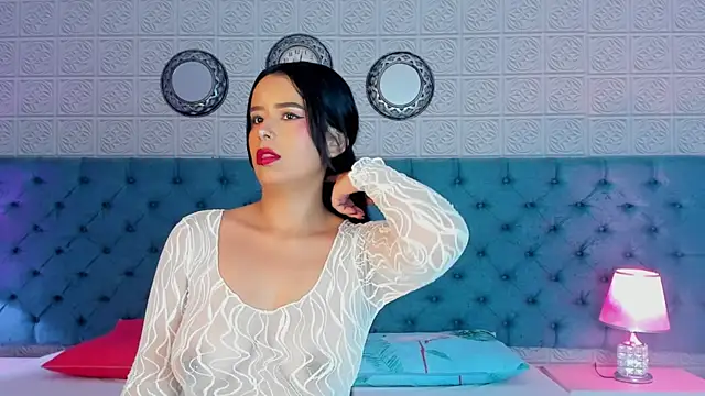 TinyRosee online show from March 3, 2026, 8:04 pm