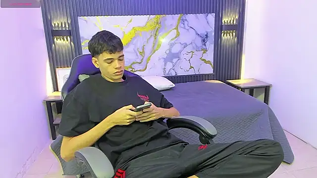 Snapshot of Dark_Desiree18 chatting on February 1, 2026, 12:04 pm Dark Desiree18 online show from February 1, 2026, 12:04 pm