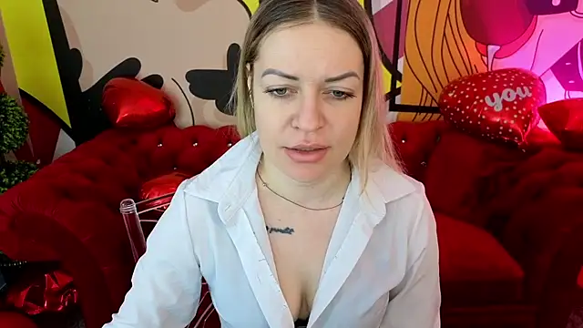 AnnaRayy online show from February 10, 2026, 1:37 pm