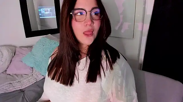 ivy velvet online show from May 19, 2026, 1:33 am