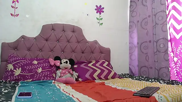 Snapshot of DannaTs1 chatting on April 21, 2026, 4:01 pm DannaTs1 online show from April 21, 2026, 4:01 pm