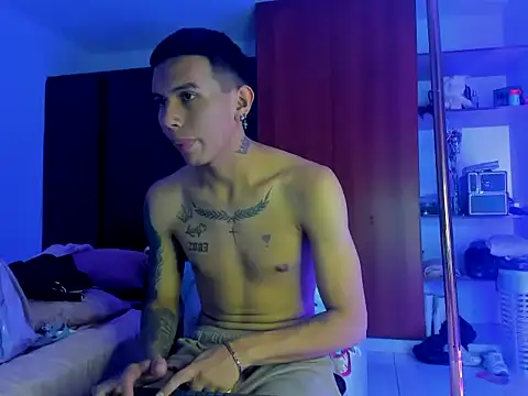 Snapshot of Scook_Gray_ chatting on February 9, 2026, 6:34 pm Scook Gray online show from February 9, 2026, 6:34 pm