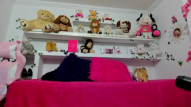 Snapshot of maira_diazz chatting on February 2, 2026, 12:04 pm maira diazz online show from February 2, 2026, 12:04 pm