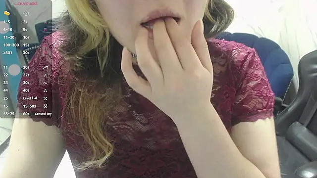 Nezuko v online show from January 10, 2026, 3:19 am