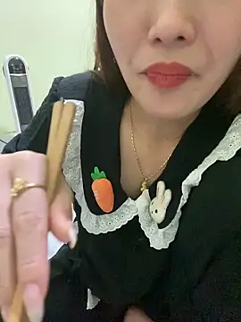 Snapshot of Angela_loveee chatting on January 15, 2026, 5:05 pm Angela loveee online show from January 15, 2026, 5:05 pm