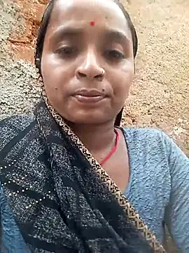 Snapshot of Hirdesh_sahu chatting on July 8, 2026, 9:47 am Hirdesh sahu online show from July 8, 2026, 9:47 am