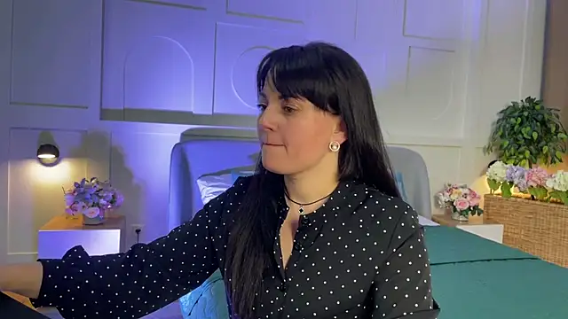  SilkyShadow  online show from January 17, 2026, 1:21 am