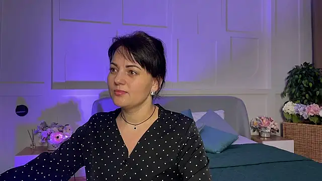  SilkyShadow  online show from February 10, 2026, 1:10 am