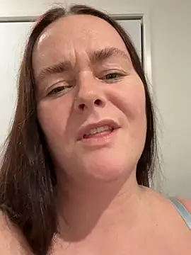 Snapshot of carinabro10 chatting on July 11, 2026, 8:39 am carinabro10 online show from July 11, 2026, 8:39 am