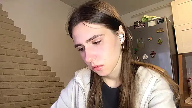 ElsieKuhlmann online show from April 16, 2026, 3:29 am