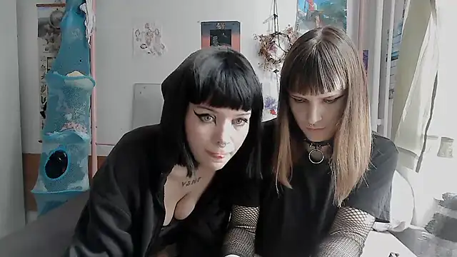 kicianiunia online show from May 17, 2026, 3:52 pm