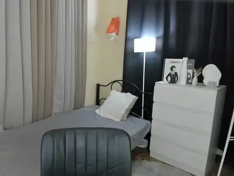 Snapshot of XxRhianxX chatting on January 18, 2026, 10:19 am XxRhianxX online show from January 18, 2026, 10:19 am