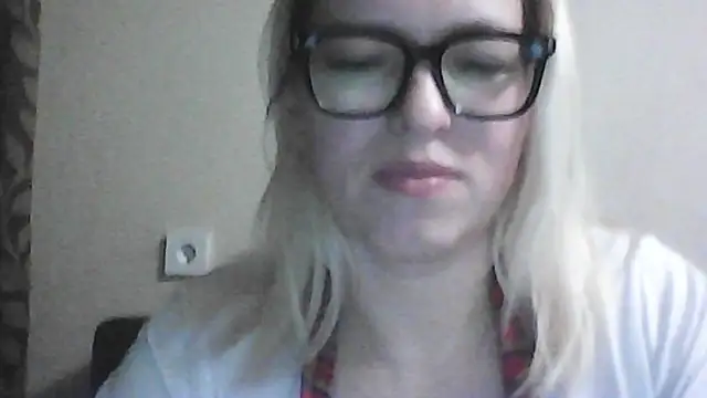 Snapshot of Dolce_Tempt chatting on January 12, 2026, 8:25 pm Dolce Tempt online show from January 12, 2026, 8:25 pm