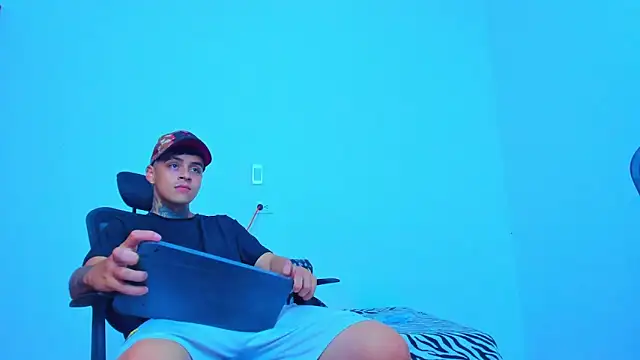 Thomas-Wil online show from May 12, 2026, 7:44 pm