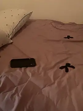 Linhtruong   online show from April 21, 2026, 6:44 pm