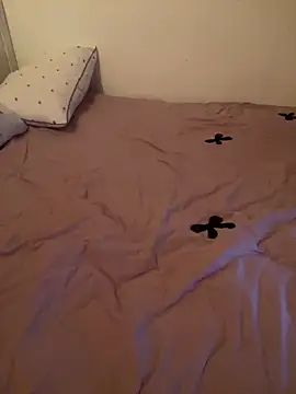 Linhtruong   online show from April 23, 2026, 4:31 pm