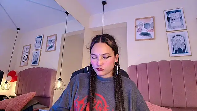 Hanabie  online show from April 7, 2026, 3:07 am