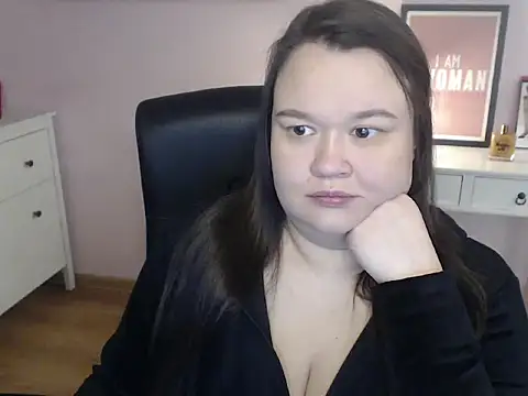 Snapshot of HollyDanceSoul chatting on February 10, 2026, 5:22 am HollyDanceSoul online show from February 10, 2026, 5:22 am