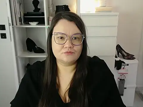 HollyDanceSoul online show from March 10, 2026, 7:35 am