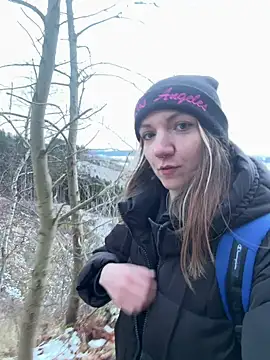 Snapshot of Marina_und_Jayden chatting on February 16, 2026, 4:25 pm Marina und Jayden online show from February 16, 2026, 4:25 pm