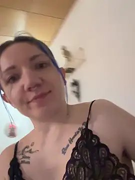 Marina und Jayden online show from March 4, 2026, 9:54 pm