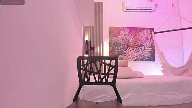 ambar muse online show from April 11, 2026, 5:17 pm