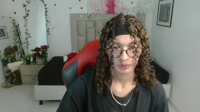Snapshot of Axel_fox77 chatting on June 8, 2026, 1:28 am Axel fox77 online show from June 8, 2026, 1:28 am
