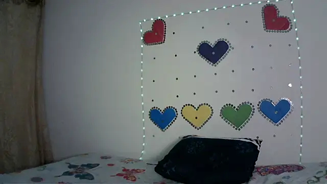 Mia Suarez7 online show from April 8, 2026, 1:22 pm