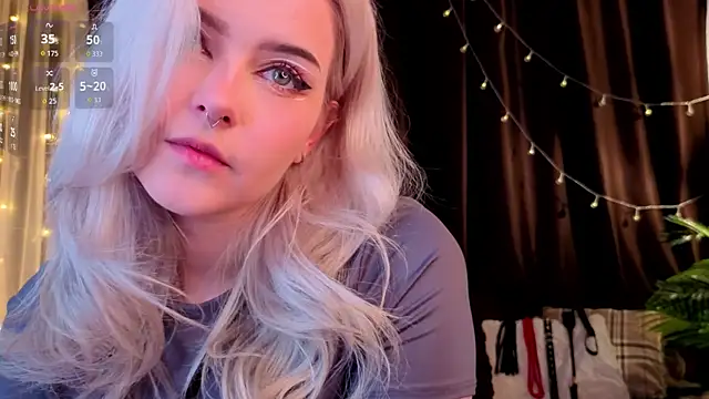 ShyniAlice online show from May 27, 2026, 3:47 am