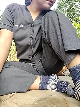 leona118 online show from April 14, 2026, 12:27 am