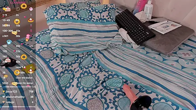 Snapshot of Miaaffox chatting on February 7, 2026, 7:56 am Miaaffox online show from February 7, 2026, 7:56 am